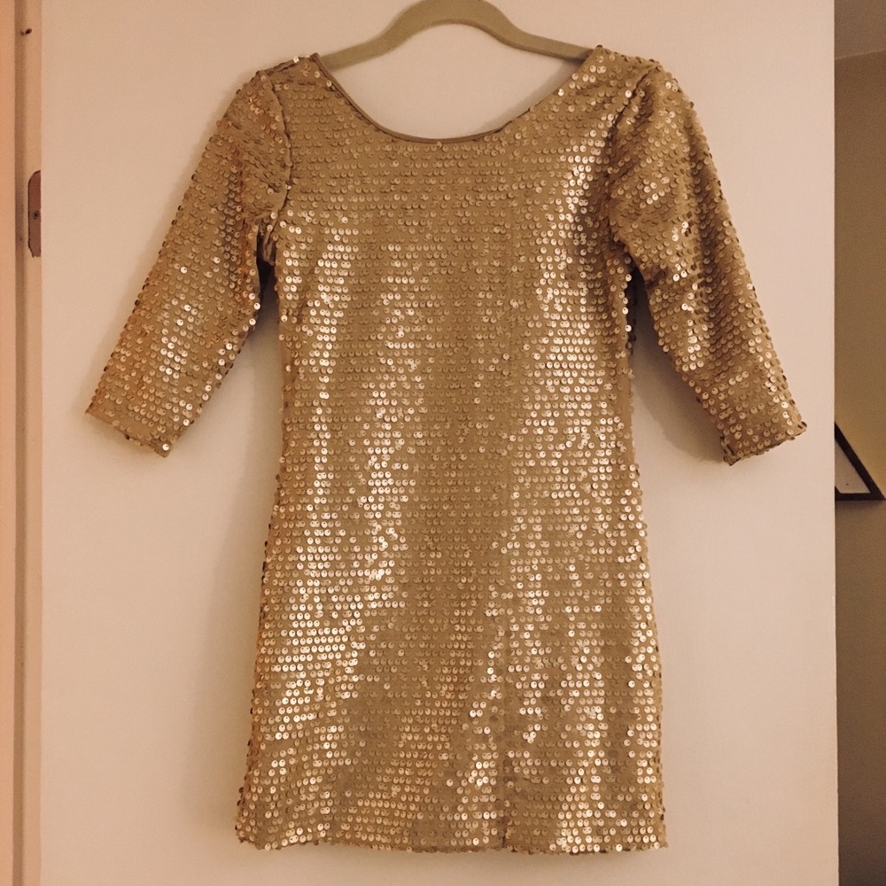 Quarter sleeve Gold sequin dress